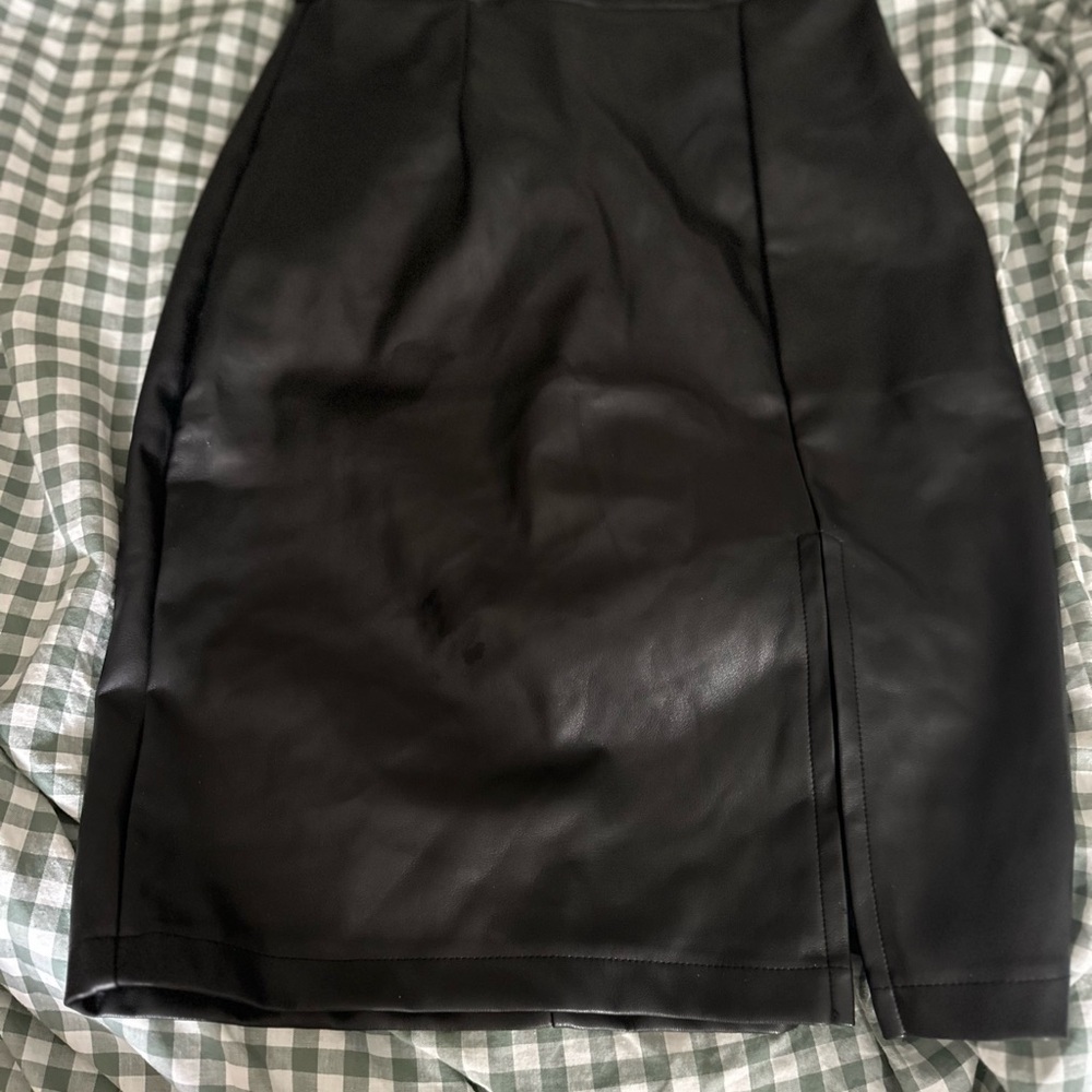 Francesca's Collections Black Pencil Skirt